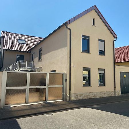 Fuer 6 Personen - Parkplatz - Terrasse - Kueche - Wlan Apartamento Haßloch Exterior foto